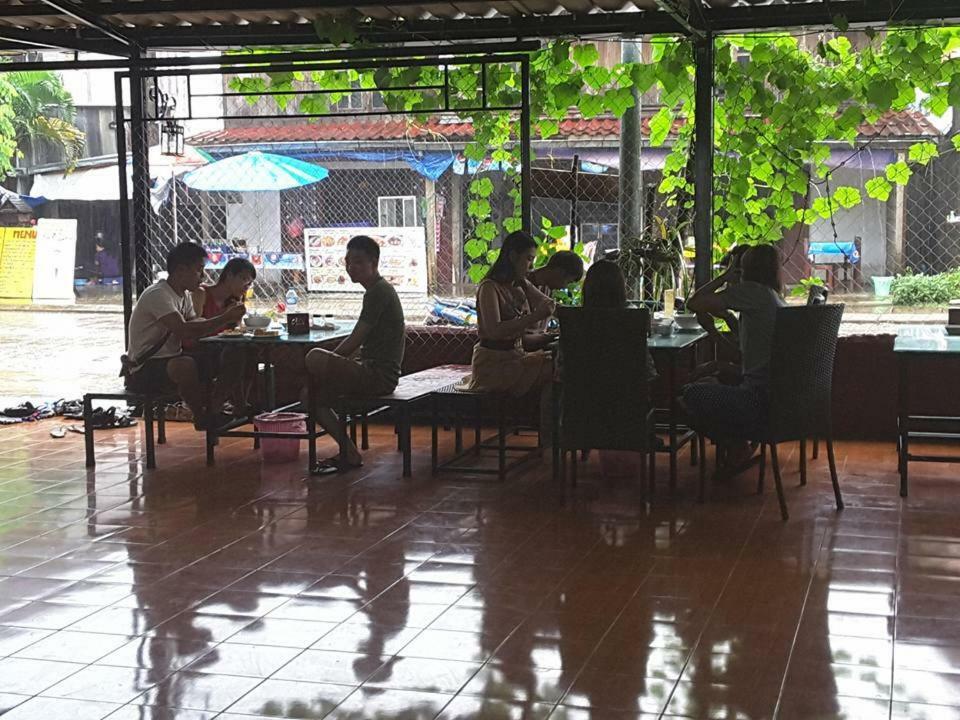 Army Barracks Guesthouse Vang Vieng Exterior photo